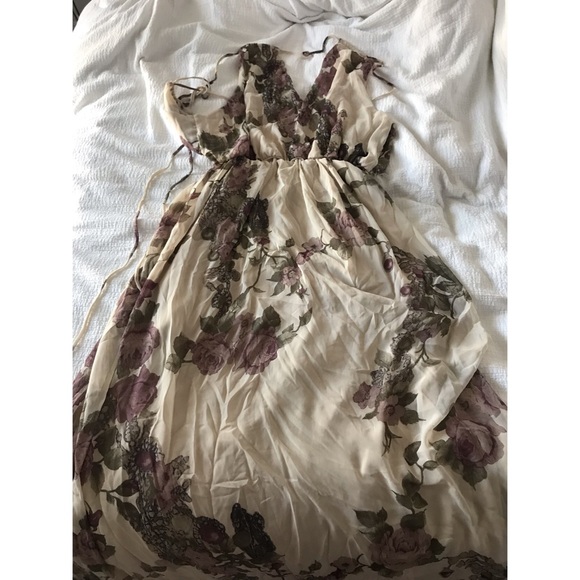 Fashionova “round of applause” floral dress - Picture 5 of 6